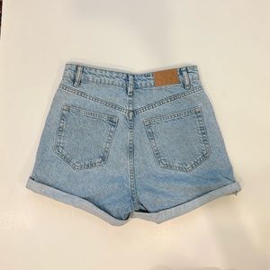 Zara light wash jean shorts US 6